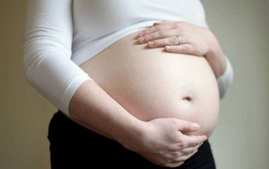 Ученые выяснили, как младенцы в утробе матери реагируют на вкус и запах определенных продуктов