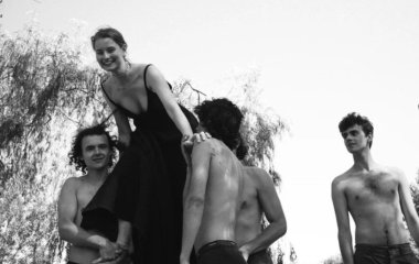 Не женщина, а мечта: 7 качеств той, кого никогда не бросят (и как ей стать)