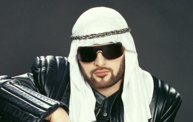 В сети не узнали звезду 90-х Мистера Кредо