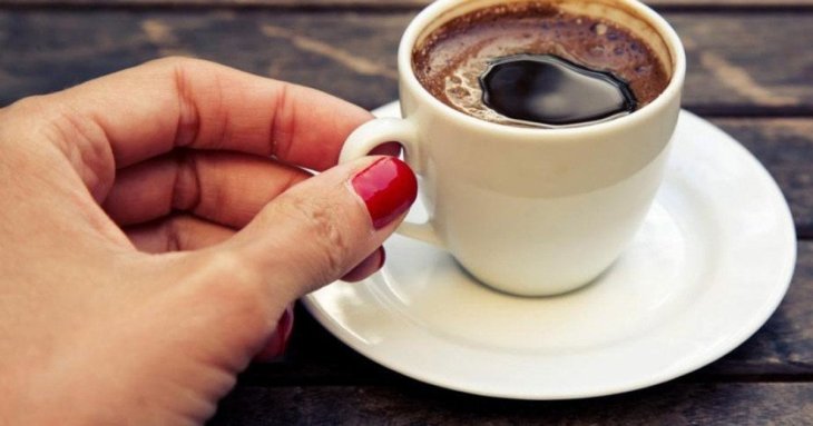 З чим корисно пити каву: що додати замість молока, щоб зробити супернапій