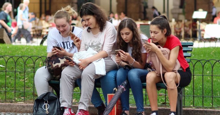 Як впливають на психіку підлітків соцмережі та онлайн-ігри: несподіваний висновок дослідників