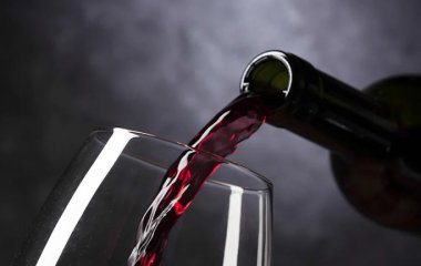 Лікарі розповіли, чим не можна закушувати алкоголь