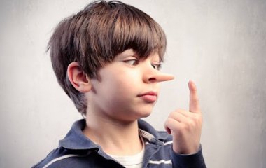 Почему ребенок врет, и как правильно реагировать на детское вранье: инструкция для родителей