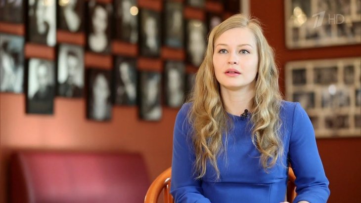 Юлия Пересильд с дочками отправилась на отдых