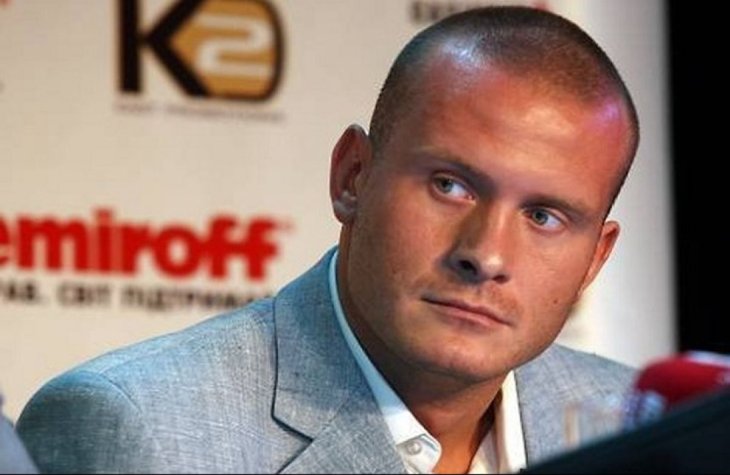 Вячеслав Узелков отрастил волосы