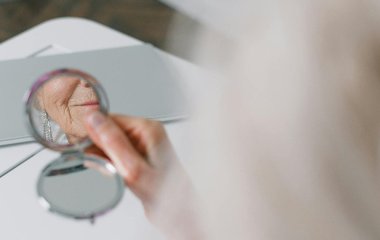 В цей час люди старіють швидше: названо два ключові вікові періоди