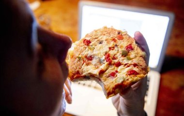 Лікар попередила про здатність зіпсованих продуктів викликати рак