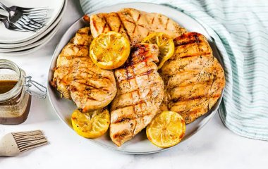 Вкусное и нежное блюдо: рецепт куриной грудки с лимоном