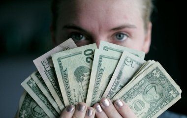 Чоловік випадково отримав 330 зарплат: як він вчинив далі