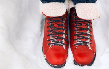 Покладіть це у взуття, щоб ваші ноги ніколи не мерзли: корисні лайфгаки