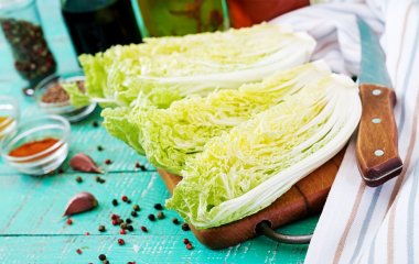 Вкусный салат из пекинской капусты, яиц и свежих огурцов: простой рецепт