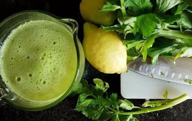 4 рецепти жироспалюючих напоїв у домашніх умовах: п'ємо та худнемо