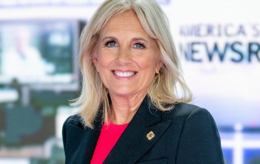 Первая леди  70-летняя Джилл Байден снялась для  Vogue US