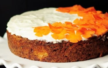 Рецепт морковного бисквита с орехами