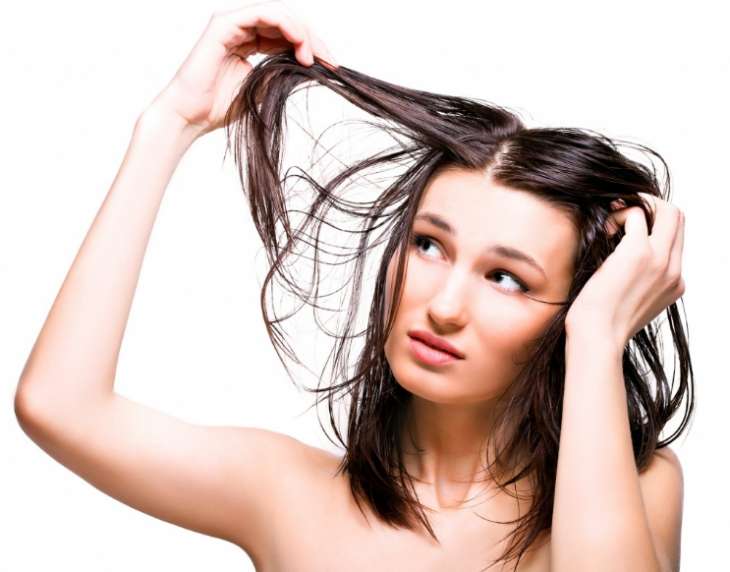 Почему волосы быстро жирнятся? Причины возникновения проблемы и методы борьбы с ней