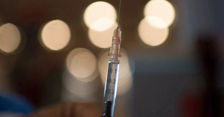 Вчені довели можливість створення вакцини від усіх коронавірусів відразу