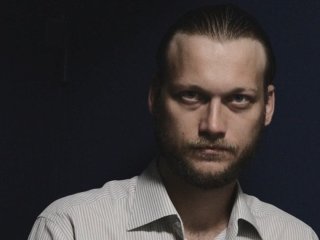 Відомий актор після гучних обвинувачень у насильстві й розбещенні зробив несподівану заяву з фронту