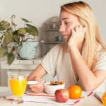 Не выспались – выход есть: какие три продукта можно съесть на завтрак для получения энергии на день