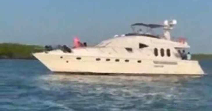 Пара зайнялася сексом на палубі розкішної яхти під оплески туристів – фото