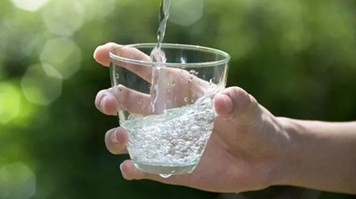Онколог пояснила користь води для кишечника