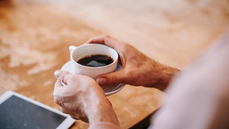 До или после завтрака: диетолог назвала лучшее время для употребления кофе