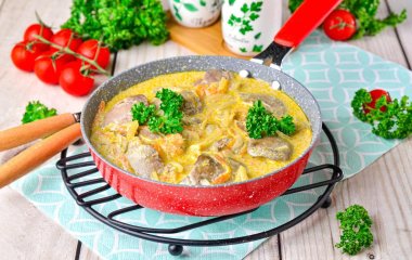 Куриная печень в сметане — рецепт блюда, которое не оставит никого равнодушным