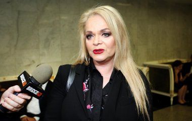 Лариса Долина устроила свалку возле загородного дома