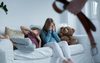Психолог розповіла, як захистити дитину від стресу
