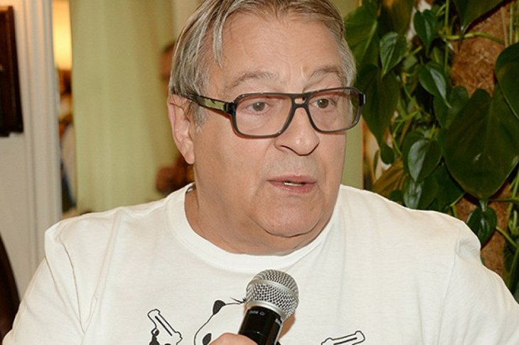 Директор Геннадия Хазанова опроверг информацию о его смерти