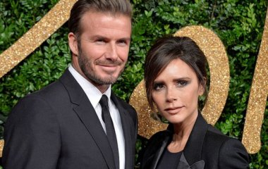 Виктория Бекхэм поделилась кадрами отдыха с мужем и детьми