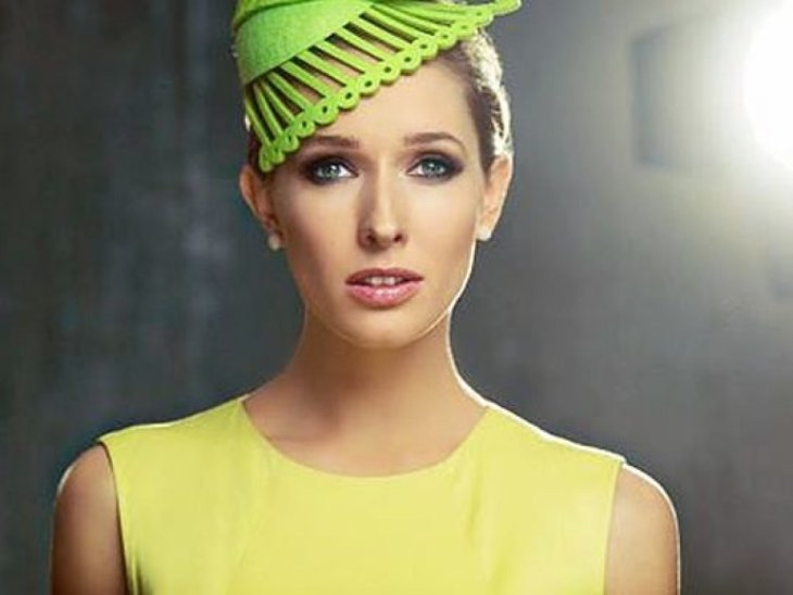 Катя Осадчая блистала в Париже в платье за тысячу гривен