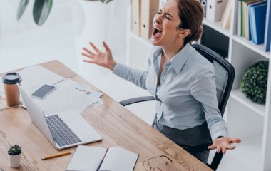 Лікар та психотерапевт дали поради, як допомогти організму при стресі