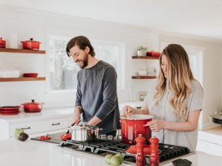 Как применить медицинскую вату в быту: 4 способа