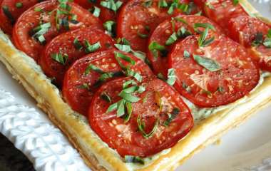 Пирог с помидорами и сардинами
