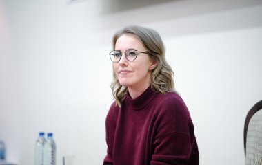Ксения Собчак в эффектном наряде появилась на трех светских мероприятиях
