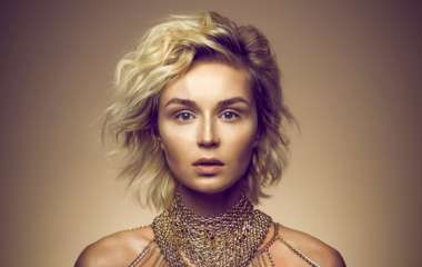 Полина Гагарина поделилась снимками с яркой фотосессии для журнала ELLE