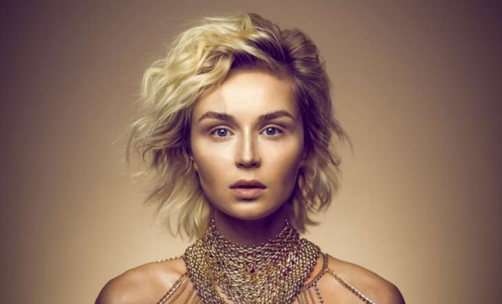 Полина Гагарина поделилась снимками с яркой фотосессии для журнала ELLE