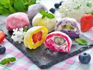 Клубничные моти: как приготовить японский десерт