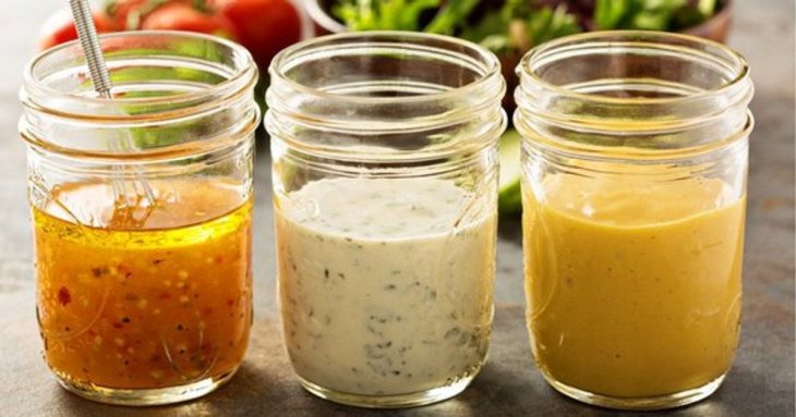 Чому не потрібно додавати майонез у кожен салат: корисні та смачні альтернативи