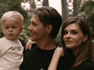 Дружина Остапчука розкрила, на якому вона терміні вагітності, та назвала дату пологів