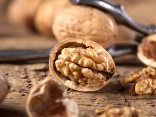 Медики назвали продукти, які роблять людей щасливими