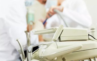 Стоматолог розвіяла популярні міфи про карієс