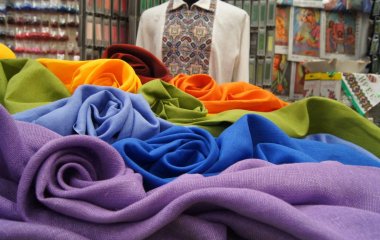 Все для пошива одежды и текстиля: классическая ткань жаккард и еще 5000 материалов