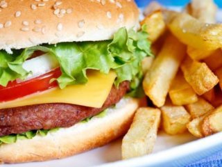 Деякі продукти можуть скоротити тривалість життя: вчені попередили про небезпеку