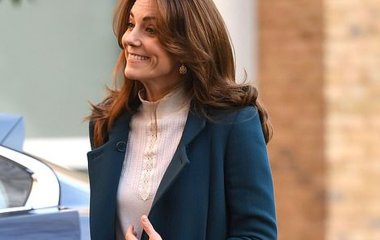 Кейт Миддлтон появилась на публике в комплекте Dolce & Gabbana