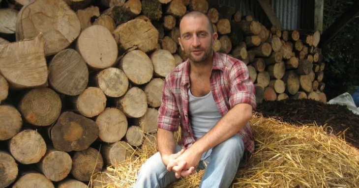 Економіст майже 20 років тому відмовився від грошей та цивілізації: як він живе (фото)