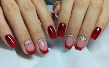 Модный маникюр и дизайн ногтей красного цвета, фото
