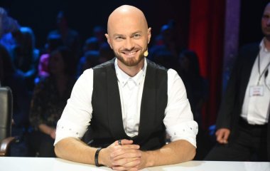 Влад Яма поделился архивным снмком с бабушкой