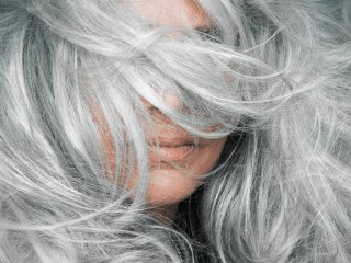 Як сивина оберігає від онкологічних захворювань: що з’ясувало нове дослідження