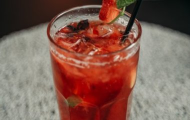 Готовим очень вкусный клубничный лимонад